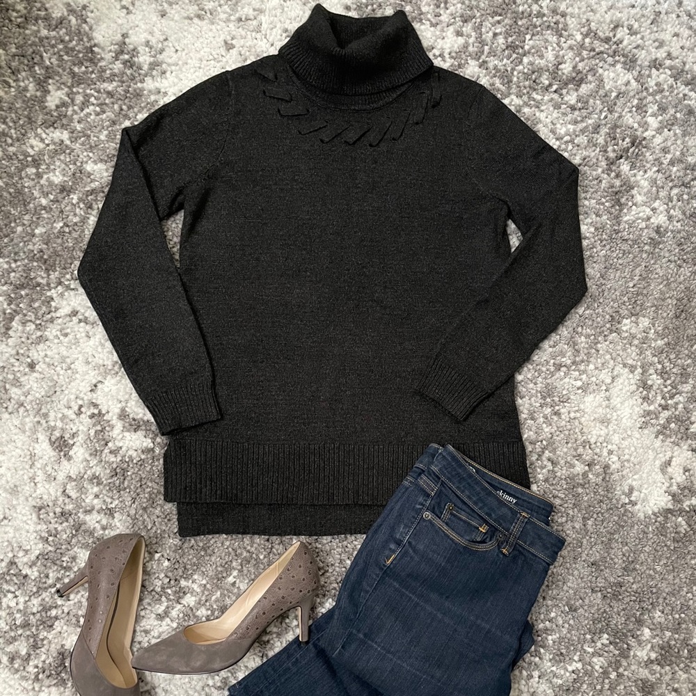 NWT Cable & Gauge grey turtleneck sweater